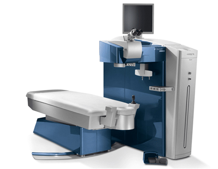 Modern excimer lasers with customised ablation profiles for precise reshaping.